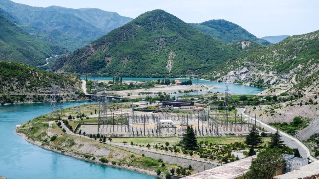 Investimet në rrjetin energjetik në zonat turistike, 5.3 mln euro për Radhimë-Orikum